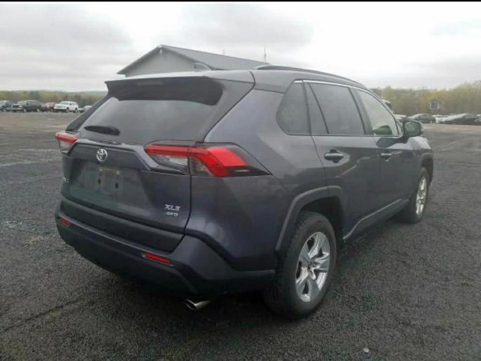 سيارة راف فور موديل 19 فئة XLE حادثه بابين ومنشور صورة الحادث رقم بغداد والسكن بغداد فول مواصفات ما عده صندوق وكشن مو كهرباء السعر 195 او مرواس بسيارة هايبرد لاستفسار واتساب ***********
