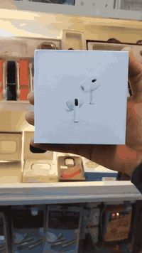 ايربود برو 2 🔥✨
سعر مفاجأة 🔥🔥 

ايربودز برو 2 سيمي اوريجينال 🇺🇸🇺🇸
📍أحدث إصدار من اير بودز برو 2 آبل سيمي اورجينال 

 
 📌 المواصفات 📄

 ١- بتدي جرس عند الفتح والشحن 
٢- بتعلي وتوطي الصوت من السماعة 🔥
٣-  تدعم خاصية ال GPS. 
٤- اوبشن التحكم في تاتش السماعه. 
٥- العلامات علي علي السماعة حفر مش لزق 
٦- نفس وزن وحجم الاورجينال 
٧- سريال نمبر علي السماعات والبوكس والكرتونه نفس السريال 
٨-  تظهر علي Find my phone. 
٩- امكانيه تغيير الاسم .
١٠-  بتعمل كونكت تلقائيا بمجرد ما تفتح البوكس و بتظهر بنسبه الشحن علي الموبايل .
١١-  سينسور فصل بمجرد ما تشيل السماعه من ودنك تفصل لوحدها
١٢- بتدعم الشحن الوايرلس .
١٣-  صوت السماعه ستيريو نقي جداً ببيز جبار و متناسق بدون اي مشكله .

١٤-  صوت بتقنيه STEREO 3D SOUND .
١٥-  صوت بتقنيه HIFI SOUND الى هتوفرلك انقى جوده صوت على الاطلاق 
.
١٦-  مكبرات صوت داخليه مدمجه قويه مخصصه لايصال افضل واعلى جوده للبيز SUPER HEAVY BASS 

١٧- 2 مايك في كل سماعه بخاصية HD Clear مزود بعازل للضوضاء "اللي بيكلمك هيكون سامعك بكل وضوح بدون تقطيع .
١٨-  الشحن سريع جدا 
١٩- في الشحنه الواحده مدة تشغيل السماعات بتوصل لـ  الي 5 ساعات (اغاني و مكالمات) بشكل متواصل بدون اي تقطيع 
+ ان البوكس بيشحنها ٣ مرات
توجد خدمت توصيل جميع المحافظات ***********
