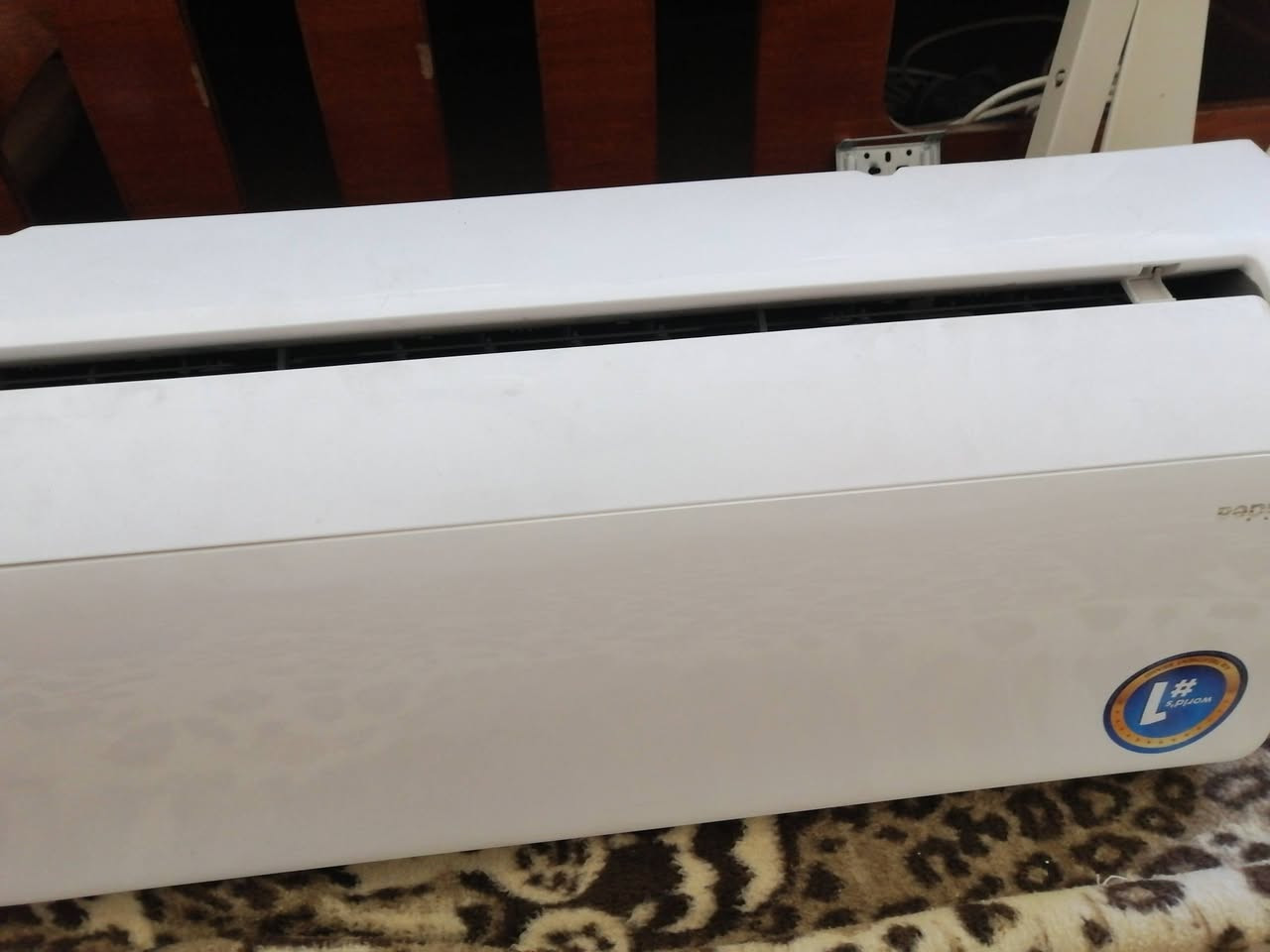 سبلت ٢ طن سنة وحدة مشتغل تبريد وتدفة ماشاء الله سعر ٥٠٠ مكان رمادي ***********
