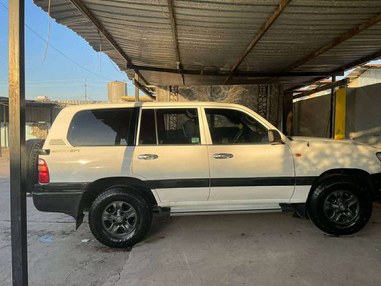 مۆنیکا مۆدیل 2000 فول حادی پیش ئەکسل دوو پارچەی بۆیاخە هەتا بلی سەیارەکی توندوو  تۆلو جوانە گیروو مەکینە و ئەکسل  بە شەرت بی مەسروفە سەیارەکە 
رەقەمی خاونی  *********** كويسينجاك, أربيل
