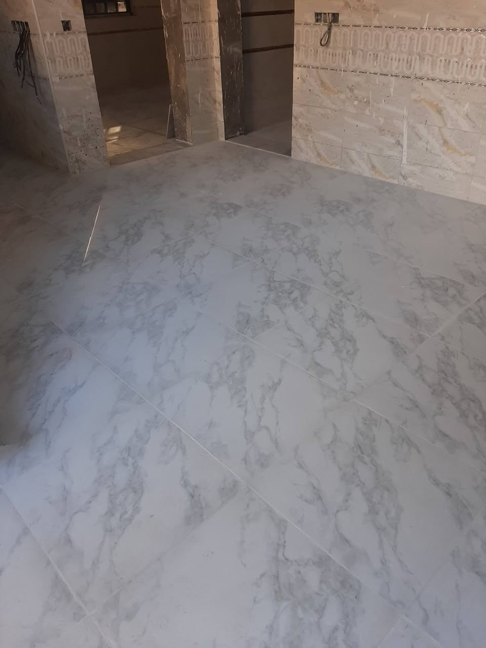 خلفة سيراميك متفرغ للعمل ***********
