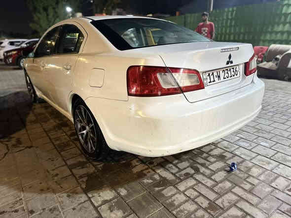 السلام عليكم 
كلنت موديل ٢٠١١
مواصفات نص فول 
كير محرك مكفولات
صدر جديد تبريد ثلج 
رقم بغداد
سنويه باسمي شرط التحويل 
سياره صبغ حزام جماليه
السعر 85 $
وبيه مجال
العنوان بغداد الشعب
***********
