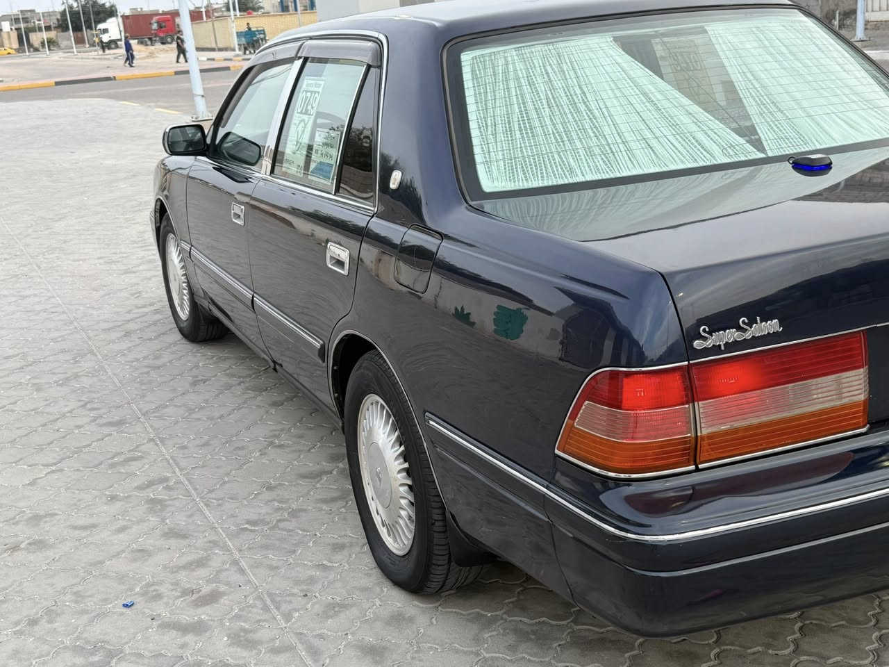 سلام عليكم راس الثور تكم طويله اصل لون نيلي مكفوله من الكص والنقل جثه والعيب الشرعي والضربه صبغ مداكر وقماره والباقي مكفول كير ومحرك في في تي جدد طخم تاير حداديه جديده كهربائيات كله جاهزه  دواخله جديده سياره متعوب عليه ومال جناي تبريد خلفي جنجر بسمي رقم دولي سنويه لغايه 2031 تحويل مباشر  سعر 105 مكاني البصره 
*********** /***********
