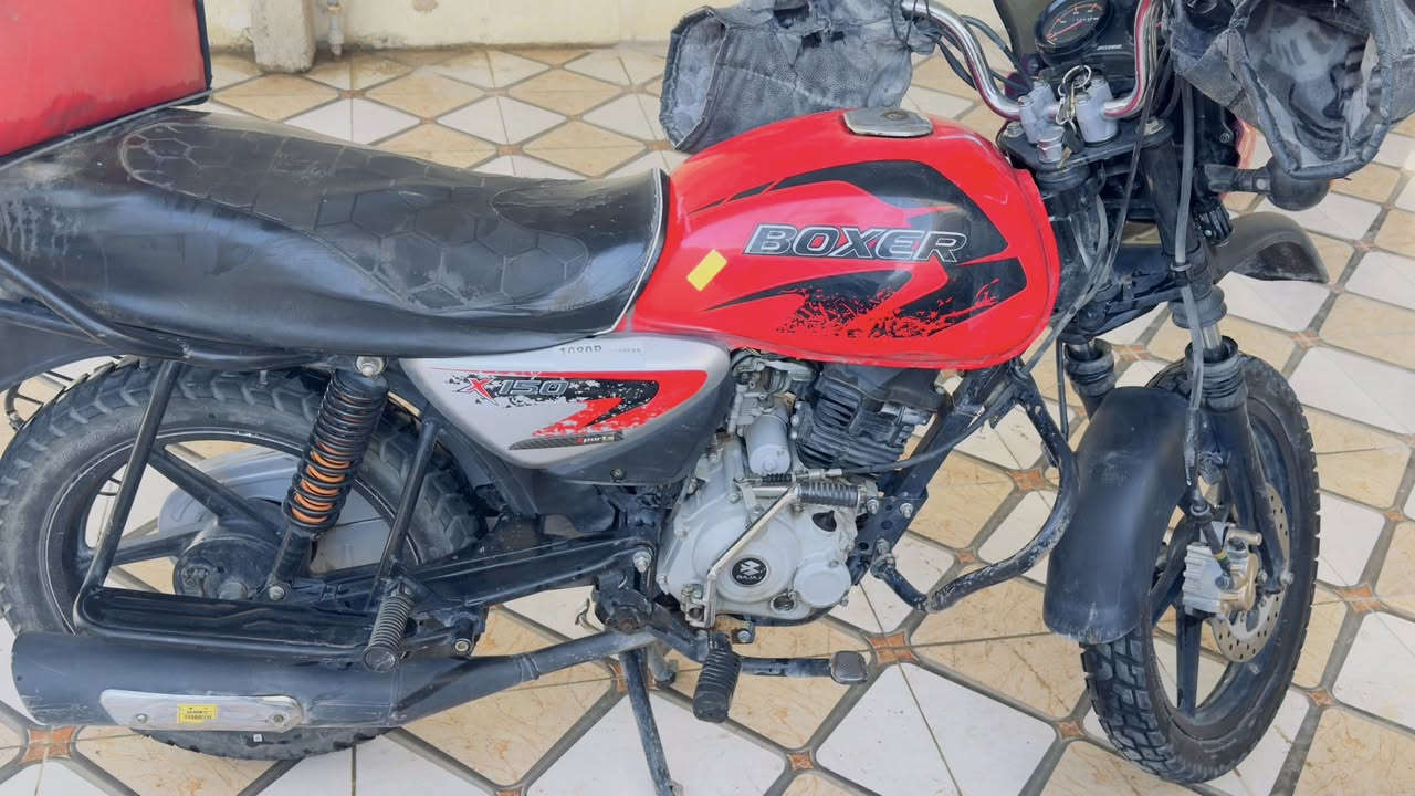 🏍️ دراجة للبيع بوكسر 150cc  موديل 2021
مرقمة

سنويه باسمي 

المواصفات والتفاصيل:

 محرك شركة وجاهز

• المحرك: مجفت بالشركة (جديد ونعومة بلاد).

• الكهربائيات: كلها شغال (100%).

• النقص: بس الكيج عاطل فقط مال بانزين شغاله. بس  وكم شغله بي خفيفه  مو مهمه 

• السعر: مليون و900 ألف (وبي مجال للشراي)

سنويه باسمي 

📍 المكان: [ صلاح الدين تكريت ]

📞 للتواصل: [***********] أو مراسلة الخاص
