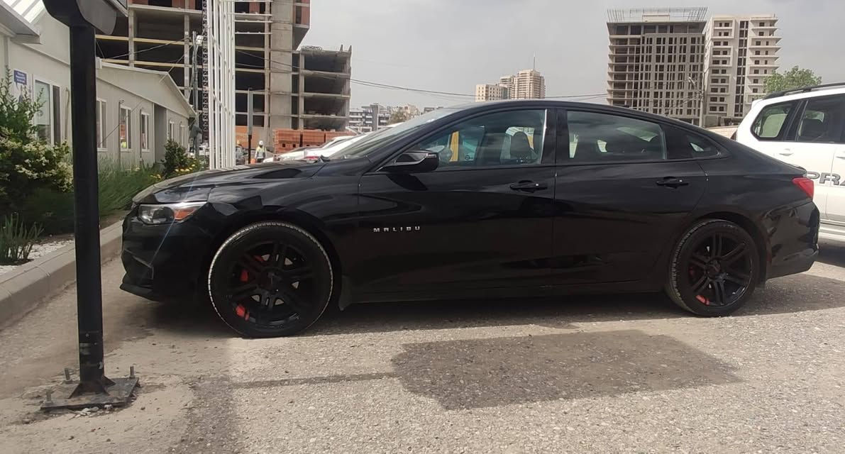 مالیبۆ ۲۰۱۷ LT 
شاشە گەورە ،، کوشن کارەبا ، تەبرید مەرکەزی ، شەغال و بەسمە ، ٤ دەرگا و سنوق بەسمە ، ئۆتۆ ستۆپ ، دژەخلیسک , ناو رەش ...
 ۲ دەرگای سەکن گۆڕاوە بە بیلاد و دۆسیەی بۆیاخە ، پشت و پێشی کەپسە سەیارەکە پاکە ماڵی دۆستە  نرخ 103 کەمێ معامله ... مۆبایل ***********  شوێن ... سلێمانی السليمانية, العراق
