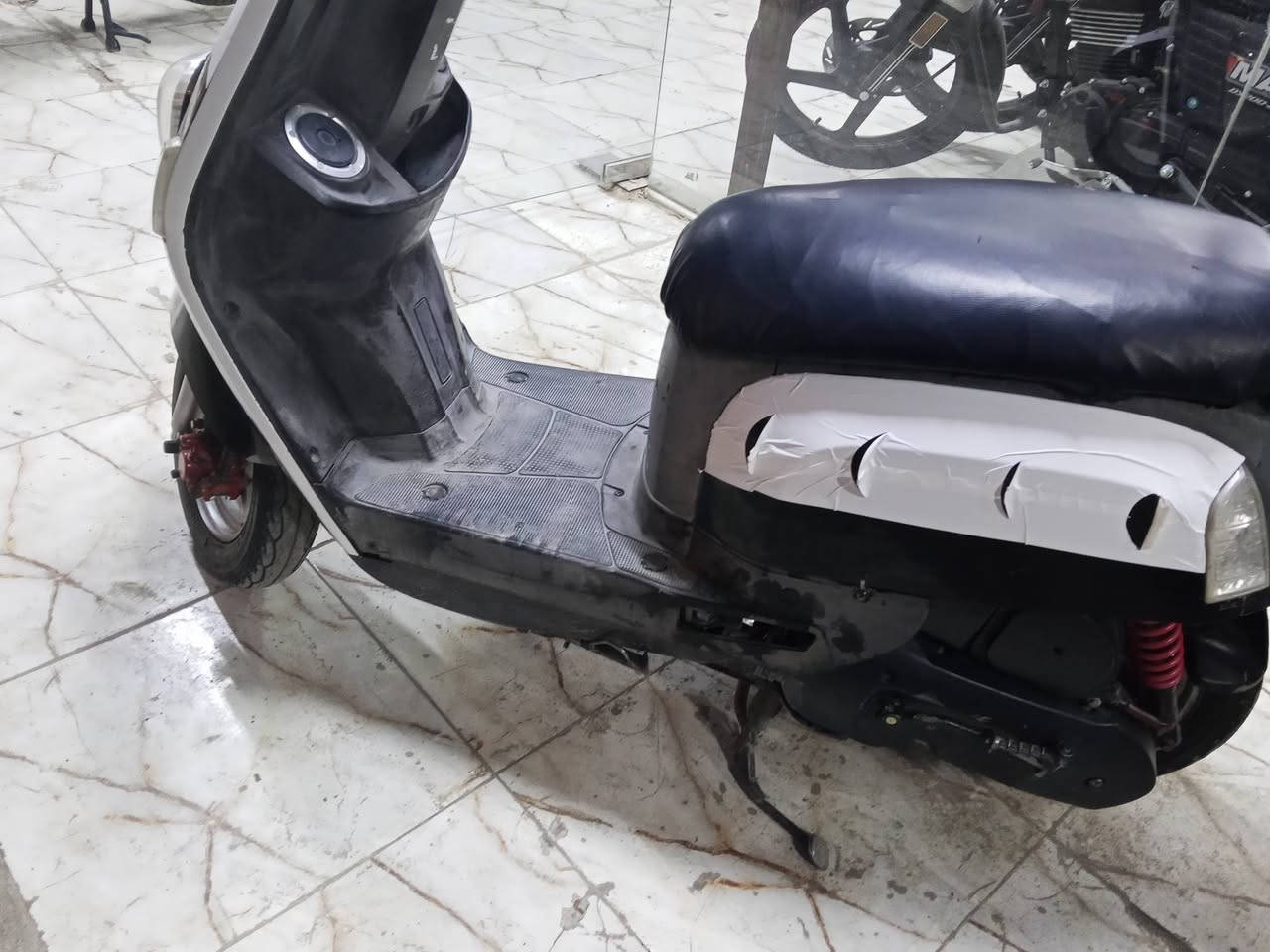 بوليس لبيع سعر 550 كامله مابيها اي نقص جميع الكهربائية شغاله  داخل ملاح او كفر ختم واحد  *********** مكان بابل قضاء القاسم
