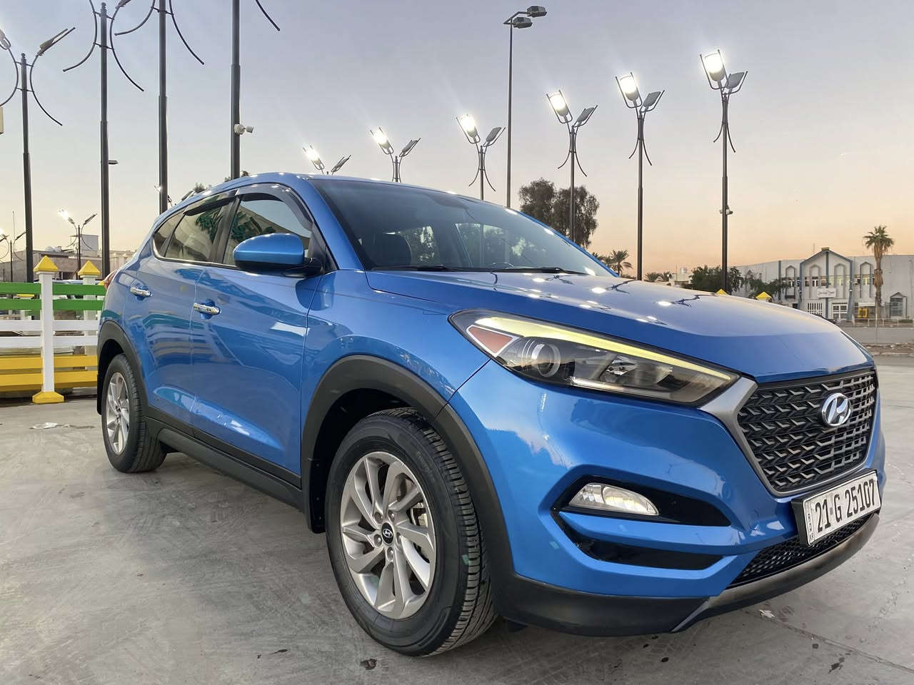 السلام عليكم ......

(( للبيع فقط للبيع فقط اقره المنشور قبل لتخابر واني حاضر  ))

((توسان موديل 2017   بسعر ((  144 ورقه ))

السياره رقم سليمانيه  الدولي الجديد السنويه جديده والتحويل مضمون باسمي   100‎%‎ والسياره جديده بمعنى الكلمه وجاهزه من كل النواحي فقط بنيد صبغ 

لونه ازرق  غير محدد  كلش حلوه 

مواصفاته :-

محرك 2000 مكفول 
شاشه وسط  لمس
نقطه عمياء   
كاميرا خلفيه دواره بلاديه  
لدات اماميه 
 
نظام ايكو لتقليل وقود السياره ونظام سبورت ونظام عادي

ABS

تبريد ثلج 

داخل السياره جديد 

تخم تاير جديد 

تحكم استيرن جهتين 

السياره  جاهزه مابيه اي نقص.....

السياره موجوده بغداد– المشتل–شارع المطبگ ......

رقم الموبايل

***********
