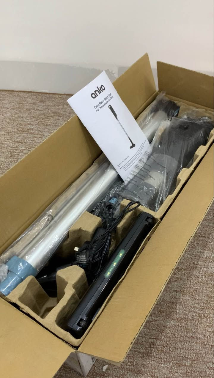 کوردی / عربي

    گسکی شەحن مارکە : Anko

* جۆر : Cordless Stick Vacuum Cleaner (گسکی شارجی بێ وایەر)

* ڤۆڵتاژی پاتری : 22.2V Lithium-Ion

* هێزی مۆتۆر : 140 Watt

* ژمارەی خێرایی : 3 ئاست (Low / Medium / High)

* ماوەی کارکردن : تا 20 خولەک لەسەر بەرزترین هێز وە لەسەر خاوترین هێزی تا ٤٠ خولەک کاردەکات 

نرخی  / ٧٥،٠٠٠ 

تێبینی / ئەو گسکە لەنگەی ئوسترالیە و زۆر پاکە وەک نوێیەو جۆرەکەی زۆر باشە

-----------------------

 مكنسة Anko اللاسلكية

* النوع: مكنسة عصا لاسلكية (Cordless Stick Vacuum Cleaner)

* البطارية: ليثيوم أيون 22.2 فولت

* قوة المحرك: 140 واط

* عدد السرعات: 3 سرعات

* مدة التشغيل: تصل إلى 20 دقيقة على أعلى و سرعة على أقل مستوى من قوة الشفط تعمل المكنسة لمدة تصل إلى 40 دقيقة تقريباً

سعر / ٧٥،٠٠٠     

ملاحظة / هاي مکنسة بالة استرالیة و مثل جدید و مارکة مالتە کلش زینە أربيل, العراق


**إذا كنت صاحب هذا الإعلان وتريد حذفه لأي سبب، رجاءا أرسل رسالة إلى الدعم الفني**