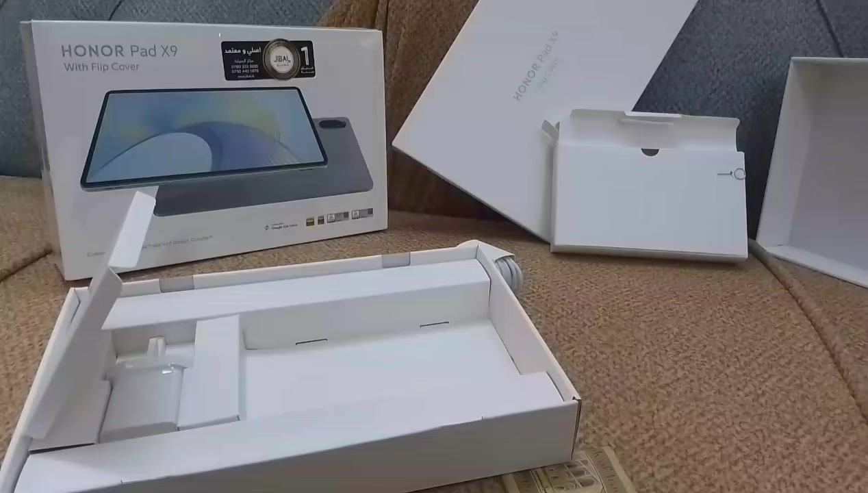 🟡HONOR Pad X9 تابلت 🟡
1- شاشة كبيرة بدقة 2K وتردد 120Hz
2- المقاس : 11.5 إنش
3- المعالج: Qualcomm Snapdragon 685
4- ذاكرة التخزين : 128 جيجابايت
5- يدعم شريحة SIM و RAM
6- البطارية : 7250 مللي أمبير (يدعم الشحن السريع بقوة 22.5 واط عبر منفذ Type-C)
🟡 كتبتلكم بعض مواصفاته مستخدم شهرين كلش جديد كل غراضه موجودات استعملته للدراسة فقط ، 
السعر : 200 ألف قفل 
للتواصل : ***********
مكاني : بغداد قضاء المعامل
