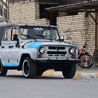 ٢٠٠١ • للبيع