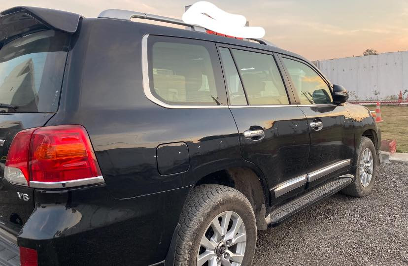 لاندكروز 6 سلندر فول مواصفات موديل2012 رقم بغداد  مميز بسمي ترايها زيرو وماتصرف عليها الف جاهزه من كلشي  مكفوله ماعده بيه براد بالجنطه وجاملغ  بسيط السيارة جديدة بمعنى الكلمة ماشيه 130الف تخم كلشي جهازه من كل نواحي 
بس ما غاسله 

الشراي يتصل ويدلل

مكان بغداد
***********
