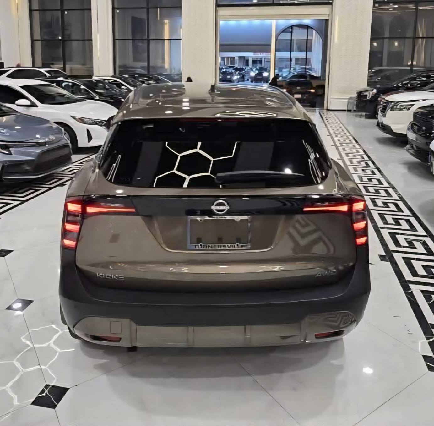 نيسان كيكس 2025 SV فول مواصفات ربع بونيت جاملغ صبغ بدون دواخل بشرت ٨ الف ماشي 
سعر ١٧٥
0,7,5,0,6,3,5,9,7,9,5   *********** أربيل, العراق
