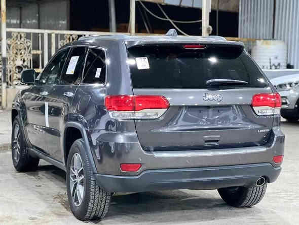 السلام عليكم جيب شيروكي موديل 18 معلايه 21 سياره جديد كلش وبدون ايرباك وجاهزه من كلشي وسنوية جديده لنهايه ل28 سعرها 175 بيها مجال للشراي صور حادثه منشور لاستفسار *********** مكانها ديوانية ديوانية
