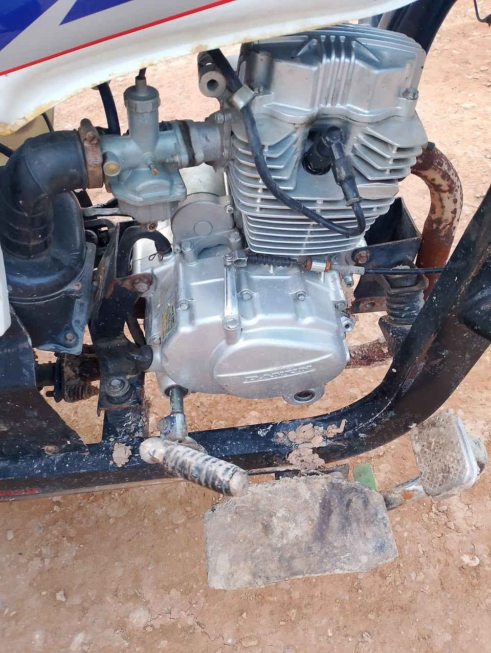 السلام عليكم شباب ستوته موديل 2013ستوته حلوه لونها ابيض بلاوراق محركها ناعم بس مبدل بوشه تواير ابو الخطه كهربائيات شغاله من الطول لطول مكاني شطره الاستفسار على هذا الرقم ***********
