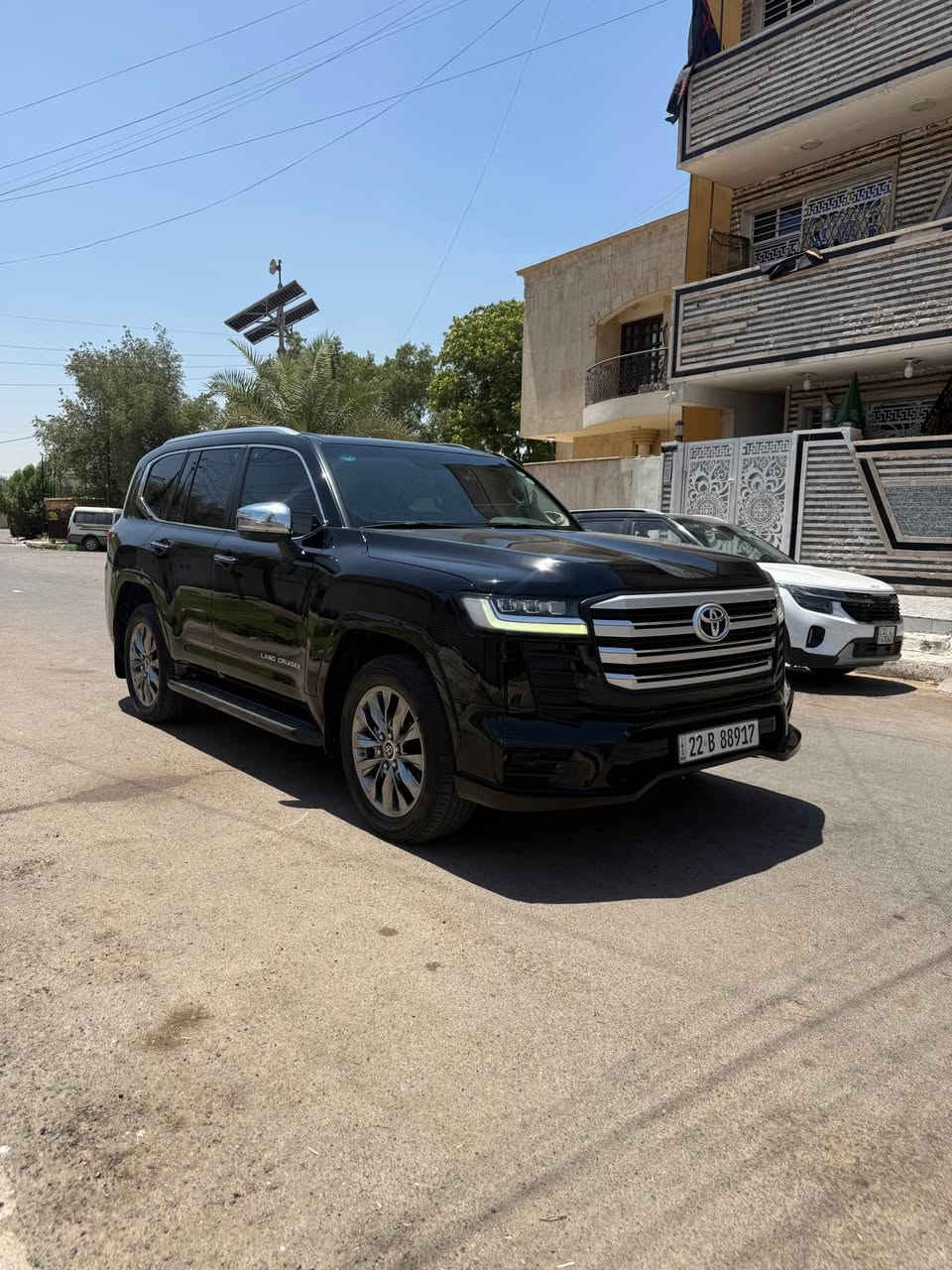 السلام عليكم 
لاندكروز vx 
ساز ام الضمان 
٢٠٢٣ 
ماشيه٥٤٠٠٠كيلو حقيقي
لون اسود 
مغلفه ppf
بيها كتاب تضليل من المرور 
رقم اربيل باسمي تحويل ثاني يوم
بيها رصعتين ومسحوبات PDR
للاستفسار ***********
السعر ٦٧٥ وبيها مجال بسيط 
مكان السياره بغداد الكراده بغداد, العراق
