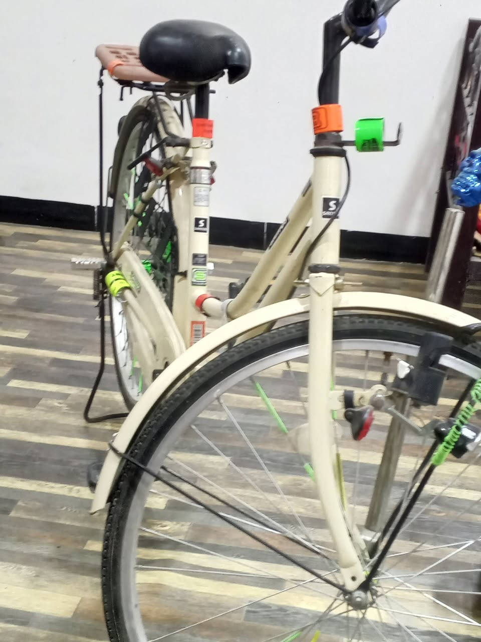 بايسكل للبيع بناتي
شركه سانتوس معروفه

موديل 2025

سعر 110 وبي مجال 

بغداد الطالبيه المراسله على الخاص


**إذا كنت صاحب هذا الإعلان وتريد حذفه لأي سبب، رجاءا أرسل رسالة إلى الدعم الفني**