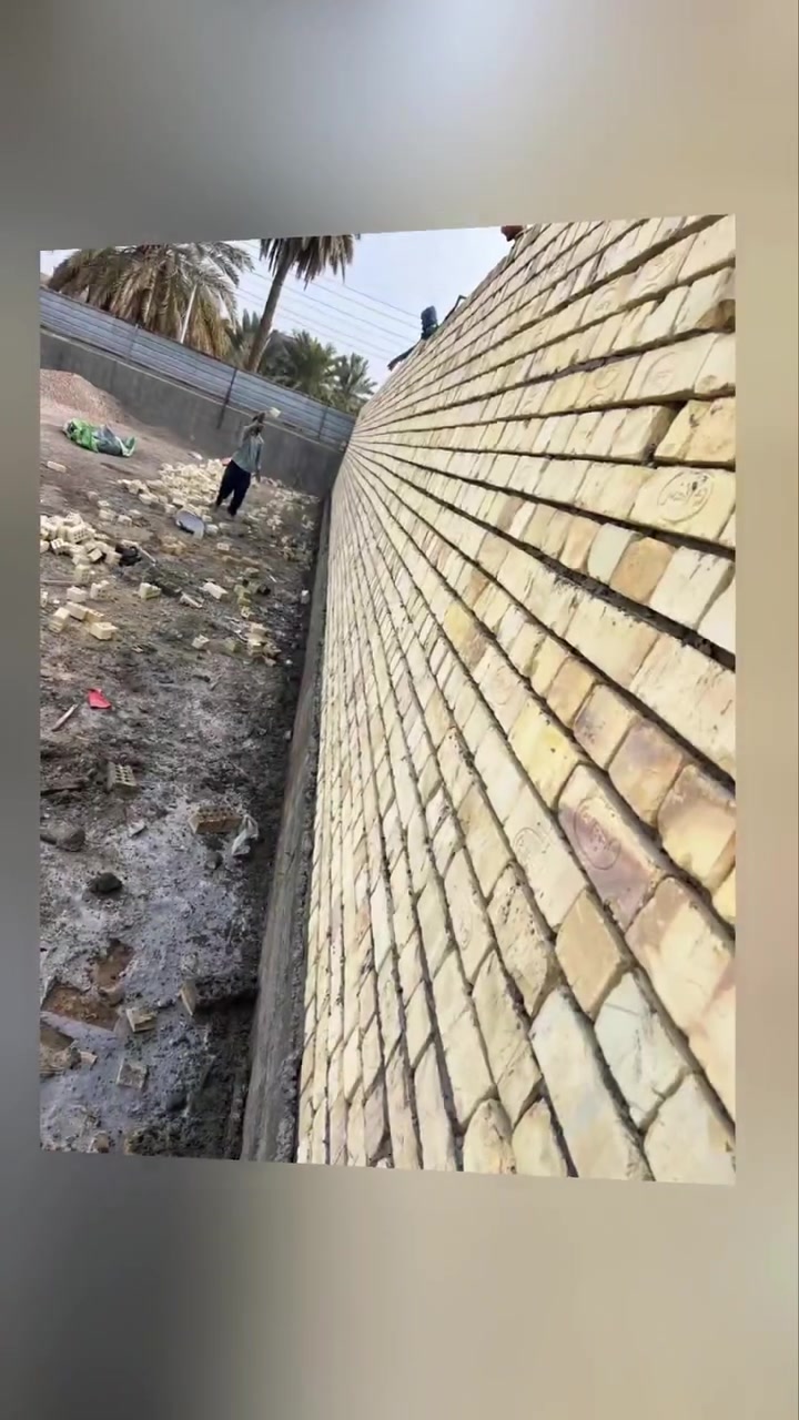 🏗️✨ عروض عيد الأضحى من شركة صقور الخليج للمقاولات العامة ✨🏗️

أسعار بناء منافسة وبأعلى المواصفات والكوالتي 🔥
ويا العرض هدية خاصة عند التعاقد 🎁

🔸 طاقة شمسية 15 أمبير
أو
🔸 3 أجهزة سبلت هدية

أنت بس سلّم الأرض… والباقي علينا 👌
من التصاميم الهندسية إلى التنفيذ الكامل وبكل تفاصيل العقد 📐🏠

✅ جودة عالية
✅ دقة بالتنفيذ
✅ التزام بالمواصفات
✅ متابعة كاملة للمشروع

📞 للاستفسار والحجز:
***********
***********

شركة صقور الخليج للمقاولات العامة
نبني ثقة… قبل ما نبني بيتك 🤝
