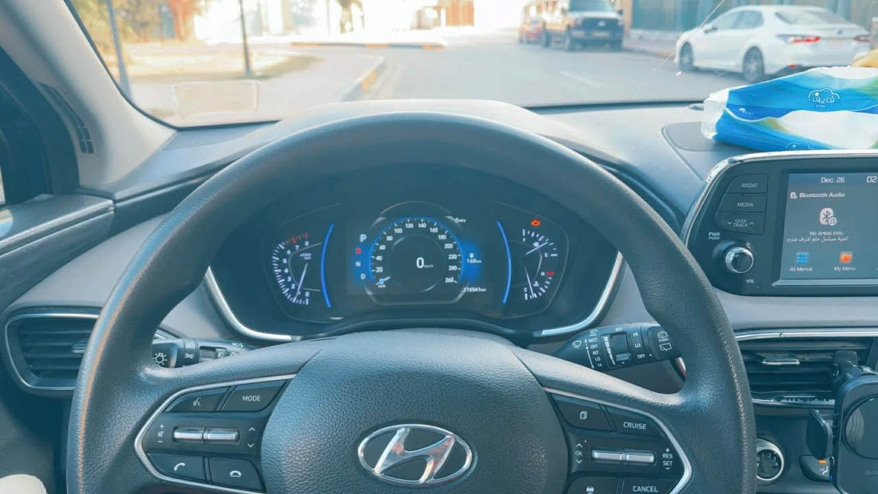 السلام عليكم عندي سنتافي موديل 2020 وارد امريكي حادث جاملغ خلفي عكس السايق والسونر مرفوقه بل منشور مواصفات  فول عدا الفتحه  عداد الكتروني وبصمه وشاشه كبيره فول تحكم ستيرن جهتين كروز مثبت السرعه مانع الانزلاق سايد بريك بصمه لايتات زينون بلوجكترات زينون نضام صعود ونزول منحدرات اوتو هولد A إطفاء وتشغيل ذاتي عند التوقف بالازدحام شاشه تاب كامره دوراه مود درايف ثلاثه انضمه قياده سبورت وسمارت وايكو اقتصاد البانزين  AWD فور ويل گير ومحرك 2400 رقم بغداد تحويل ثاني يوم  داخل لونين وصور الحادث مرفقه مع الصور  سياره ماشيه 115 ميل / مكان السيارة بغداد سعرها 178 ورقه 
*********** بغداد, العراق
