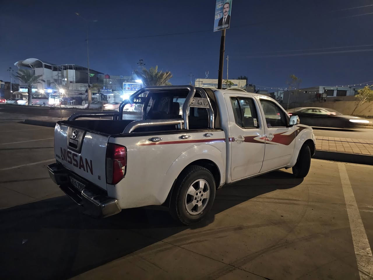 سلام عليكم 
نيفاره للبيع موديل 2009
تبريد جديد مشط تايرات جدد سياره كير 
هزه ورقم جديد وكاله او مداور حاضر شراي يتصل مكان نجف *********** سعر ٧٤ وبيه
