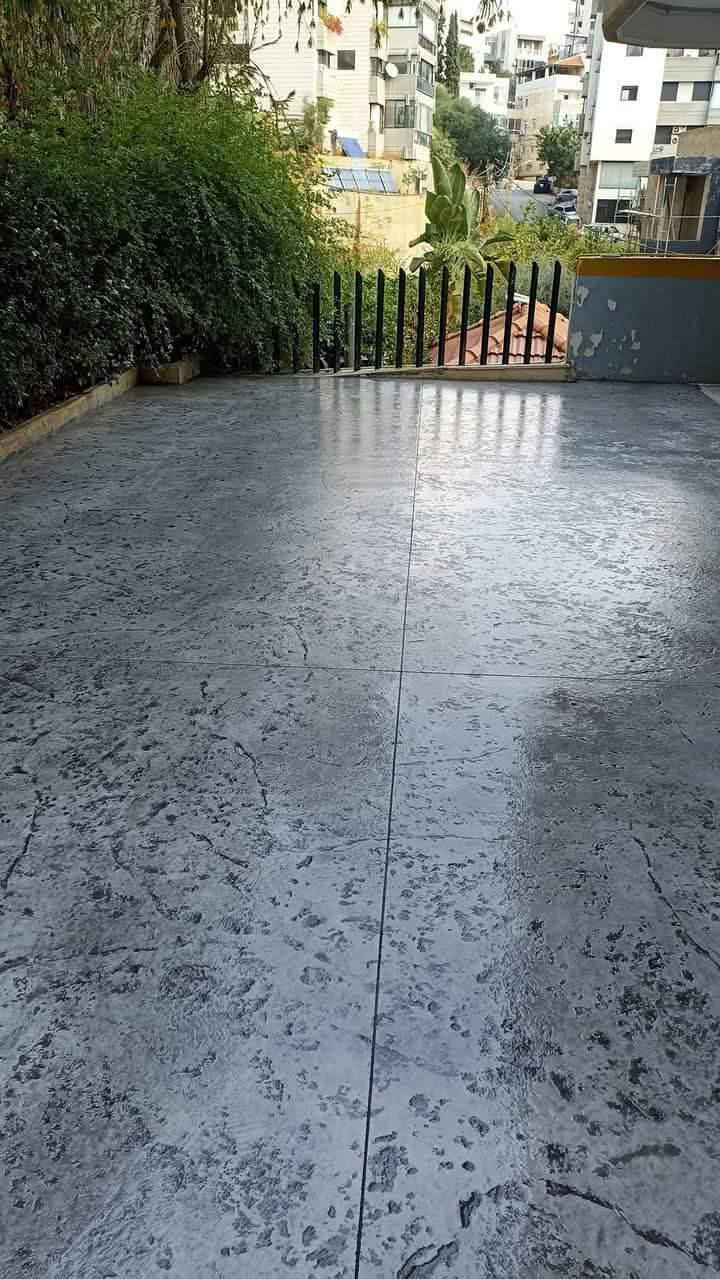 السلام عليكم ورحمه الله شركة الجوهره للخرسانة المطبوعة 
نعمل ديكورات ارضيه خرسانية مطبوعه وأيضا نعمل الصب العادي لدينا كادر متخصص بلصب والديكورات الذي هوه الطبع على الكونكريت الديكورات التي أصبحت بديل المقرنص يعني افضل بكثير بتكوين القوه والصلابه
بتكوين بعد حدل الأرض
1فرش نايلون
2فرش بي ارسي brc
3ومن ثم يتم صب الكونكريت
4سقل الكونكريت وتنعيمه 
5 نقوم برش اللون dcb من شركة دي سي بي الاصلي
نعمل بدقه وبدرجه الاولى وباسعار مناسبه نعمل جميع الديكورات ولدينه جميع الالوان المتوفره تتحمل الخرسانه المطبوعة على الأوزان الثقيله من حيث قوت الكونكريت وصلابته ايضا البي ارسي اله دور مهم مع الكونكريت من
حيث يمنع التشققات الكونكريتية وفي نهاية الصب نقوم
ب قطع جوينات ونقوم بغسل الصب الطبع ومن ثم نقوم بوضع الماده إلي بوكسي الملمع نتمنى لكم السعاده والتوفيق لكلا الطرفين للاستفسار الاتصال ***********
***********
