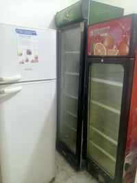 عندي برادات 2 و ثلاجه للبيع نضيفات  لل تواصل  07711833874