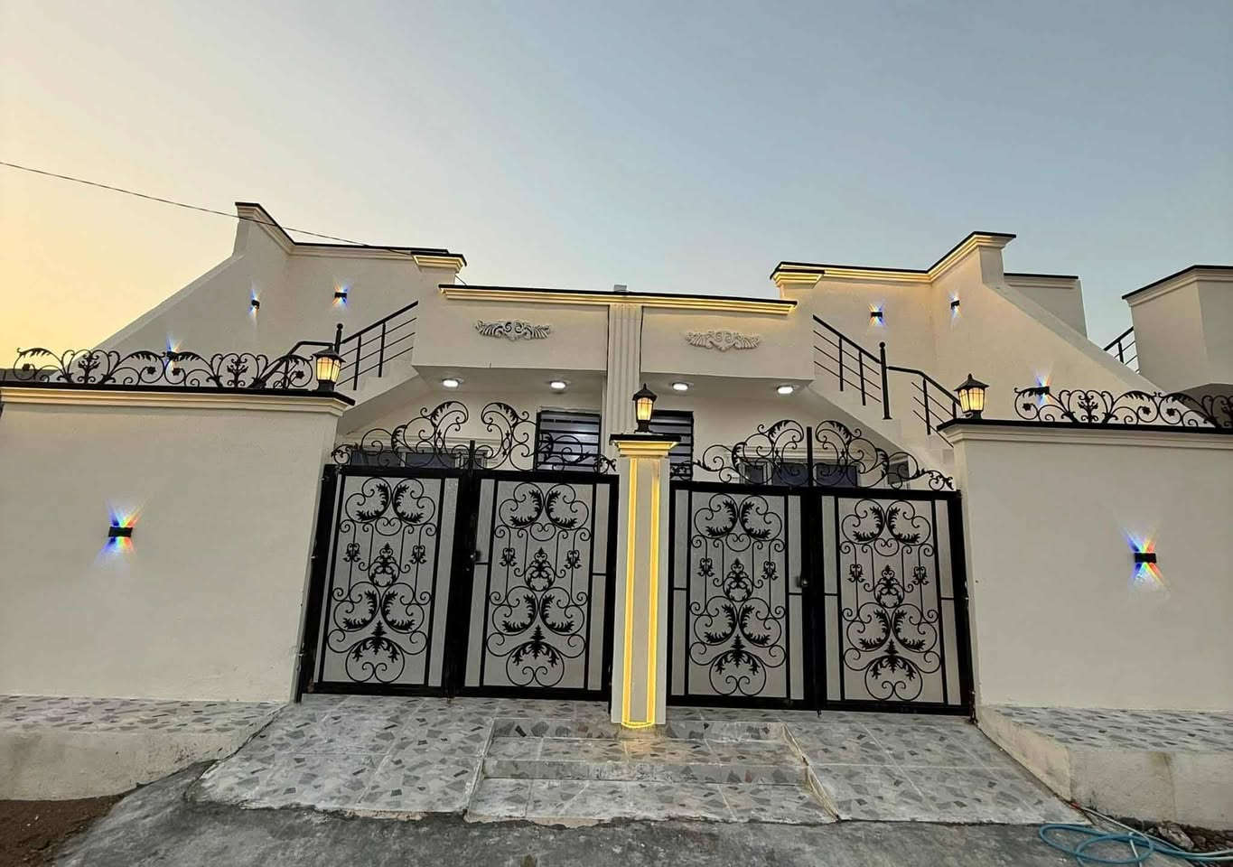 عرض خاص..معمل حدادة شمس كركوك .بإدارة ابو زيد التميمي..قمريات تصميم خشبي شغل درجه اولى ابواب شبابيك درج سطح. درج طوارى سقائف.. كرفانات بكافه القياسات واجود انواع حديد وتصاميم حسب طلب..أسعارنا مناسب جدا.. اي منطقه بكركوك تخابر ***********وحنا نجيك*********** يوجد واتساب على رقم الاسيا ..واهلا وسهلا
