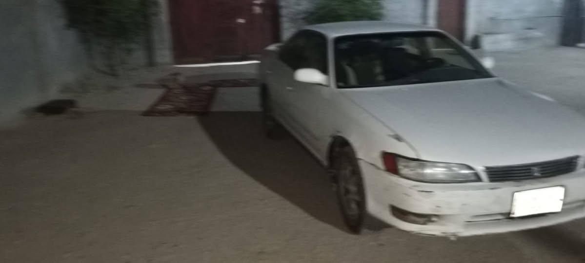 للببع مارك نفخ مكصوص جنطه موديل ٩٣ 
رقم بصره النكليزي  بسمي سنويه جديده 
محرك وكير ونجي العنوان الزبير 
رقم الهاتف ***********
