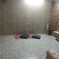 قرب جامع البستاني • بيت للبيع • استقبال وغرفة