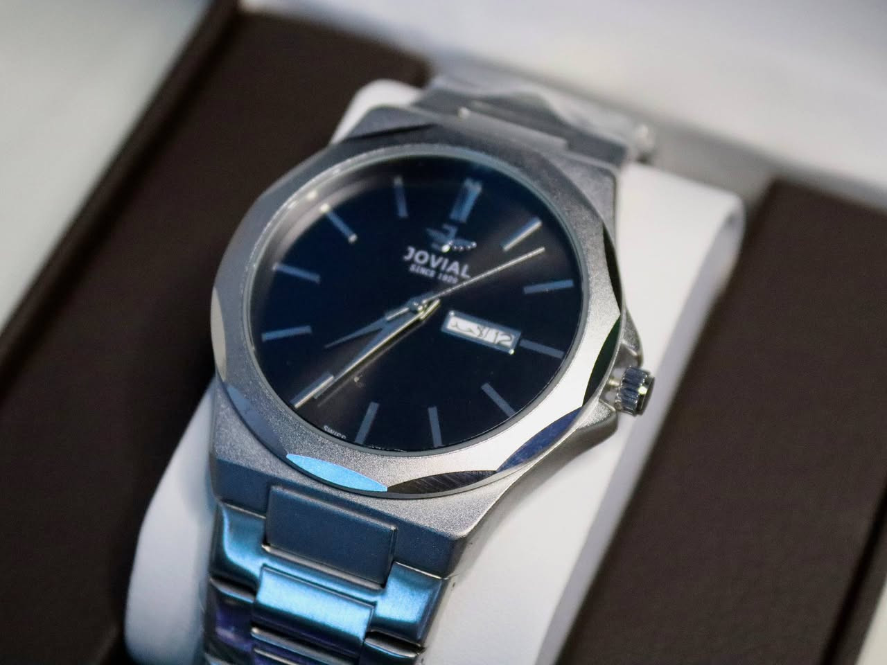 ساعات رجالية ونسائية فخمة
مع حفر بالليزر اسمك أو حرفك بدقة وترتيب يليق بيك ✨
نوصل لجميع المحافظات بسعر ٥٠٠٠ 🚚
تابع الحساب وشوف النماذج داخل الصفحة 
للحجز واتساب ‪ ‬ ‪0777 095 8519‬
