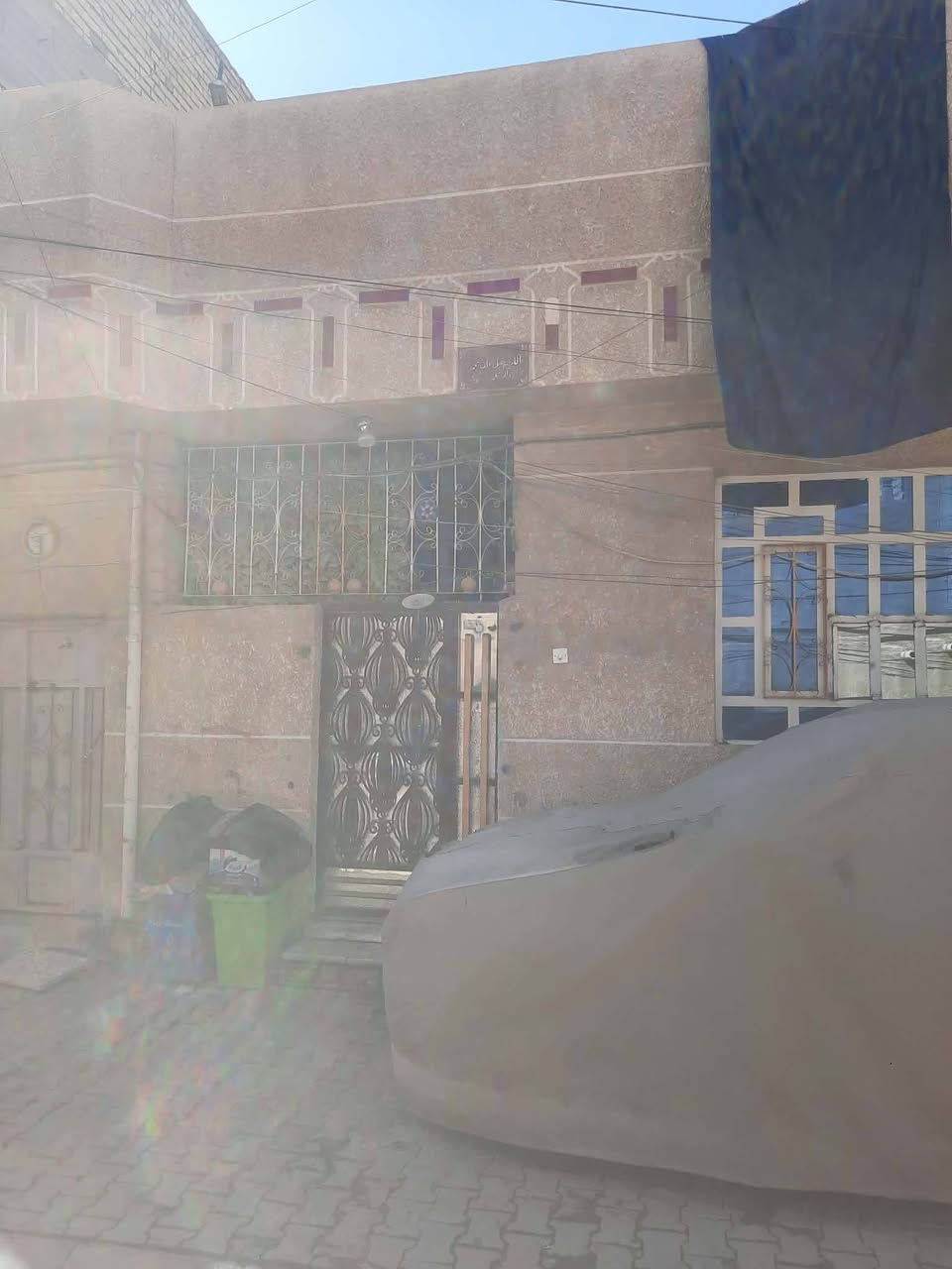 سلام عليكم
بيت مساحه 80 متر اماميه العنوان الشعله قطاع الثاني شارع شكيب   بناء مسلح جديد يحتوي على 2 غرف + هول  + حمام مشترك  كامل من كل النواحي  كاشي + سيراميك كيزر ماطور مي تانكي 
البيت رهنيه اريده لل استفسار اتصل على الرقم 
ابو سجاد
***********
