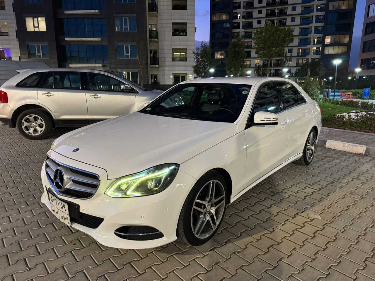 السلام عليكم من رخصة الإدمن المحترم
مارسيدس E200 محرك 274 موديل 2014
وارد الماني بصمتين فول عدا الفتحه 
سيارة بسمي رقم جديد أني جبته من أربيل 
أوتو ستوب 
أوتو بارك 
أوتو هولد
حساس 360 درجة 
رادار تحديد مسار 
لايت داينمك يصعد وينزل يفتر مع الاستيرن 
كير 7 نمر تعليگ + شفتات بالاستيرن 
ثلاتة انظمة قيادة اسبورت إيكو وعادي 
مقاعد كهرباء مع تدفئة 
العدة كامله أرضيات أصليه مع حقيبة كتلوك وحقيبة الاسعاف الاولية وشبكة 
بعد بيه مواصفات المعروفه بالمارسيدس 
كير محرك على وضع الشركة برغي ممفتوح 
سيرفس كامل بسياره ع ايدي مال جناي 
بدون اي قطعه صبغ / صفر مسج 
حادث صندوق مبدل بالمانية مو بالعراق شغل وكاله بدون صبغ داخله آكلين للعراق 
السعر 205 ورقه وبي مجال خابر وتدلل 
العنوان بغداد الجديدة ساحة ميسلون 
هاتف *********** بيه وات سابي
