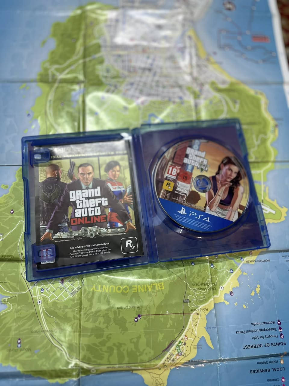 السلام عليكم بلي 4فات مستعمل نصف ترا
ملحقاته: قرصين جي تي اي بيها خريطه وقرص ذا كرو (سيارات حياه واقعيه) مع 3 يدات (جوستك) اصليات ونضيفات عنواني بغداد الامين الثانيه السعر:250 وبي مجال الرقم ***********
