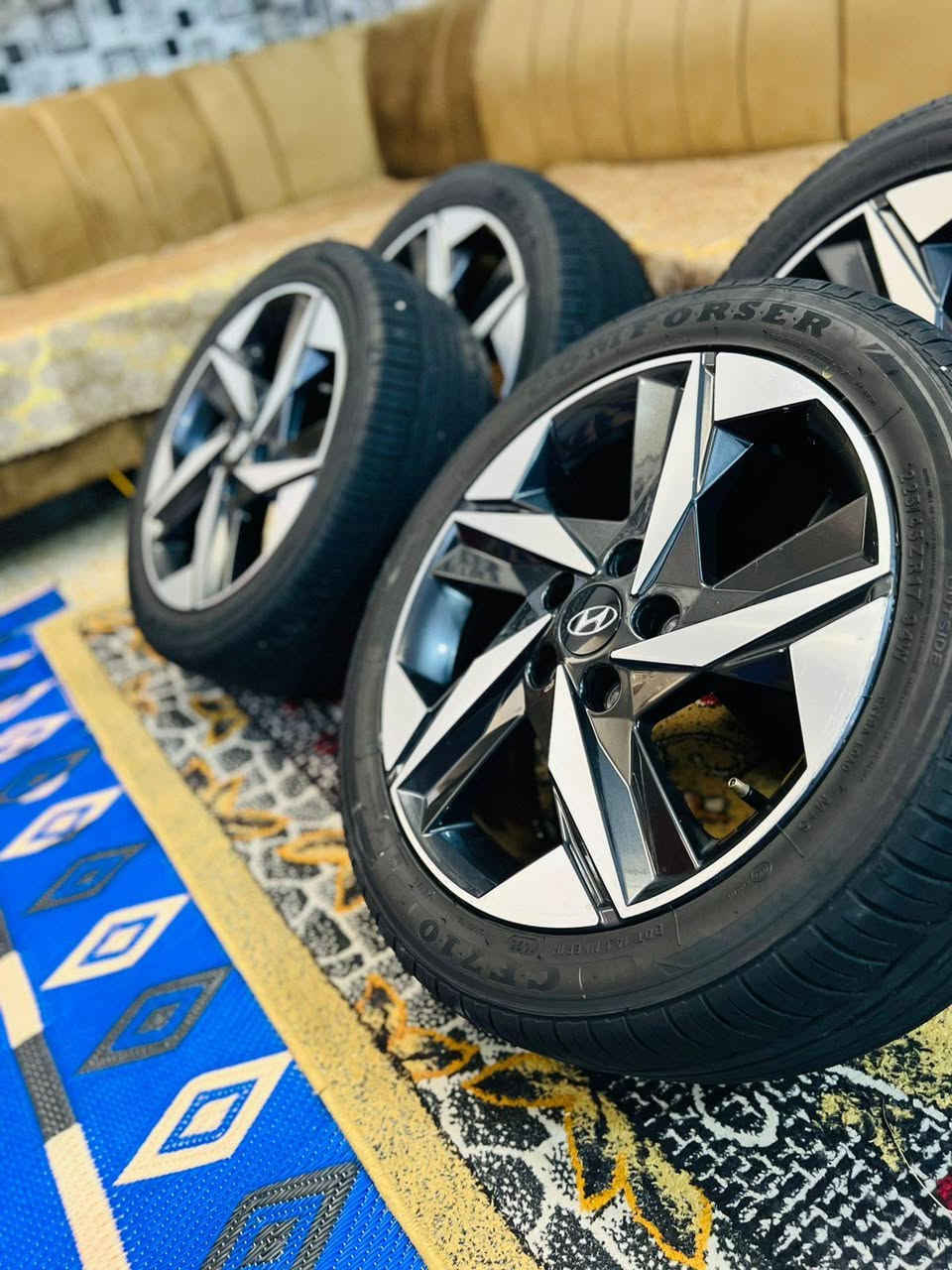 السلام عليكم ويل كب مال النترا 23  البيع هوه تايرات جدد لاعواج ولا طصليح جديد أمريكي الأصلي وتايرات دلوب الصليات نضافتهن 80%  البيع فقط مكان بغداد *********** اتصال أو واتس
