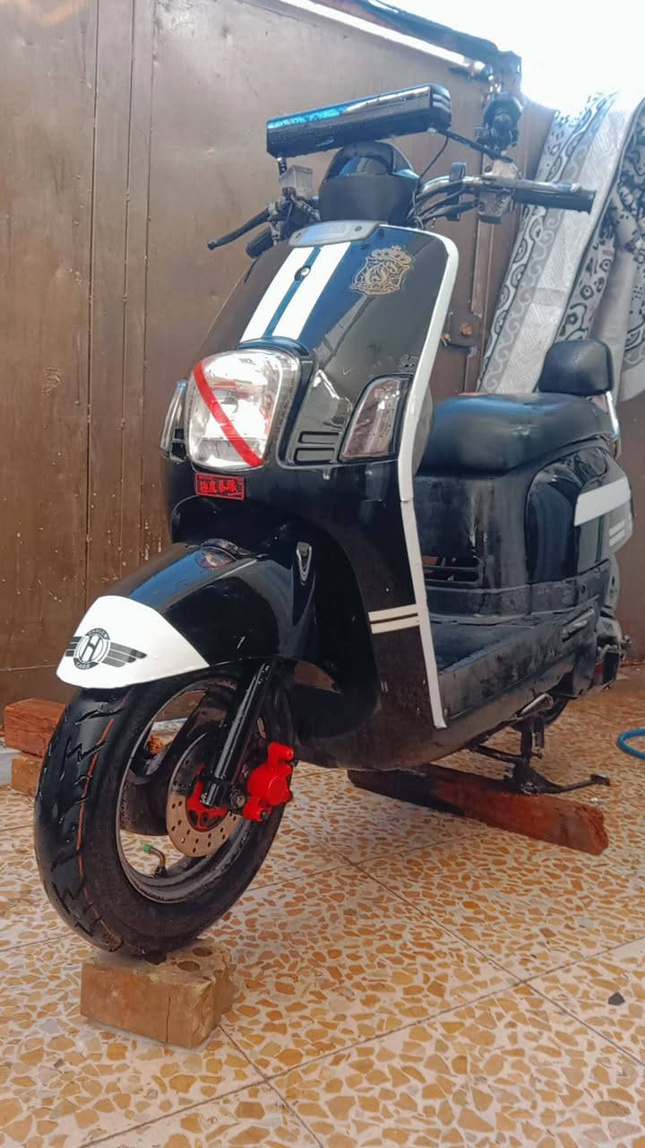 دراجة ماكس بوليس كفاله عامه مكينه وكفرات دراجه بلاديه رمبه مكاتبه منفيس السعر 920 وبيها مجال العنوان البياع شرطة رابعه الرقم ***********
