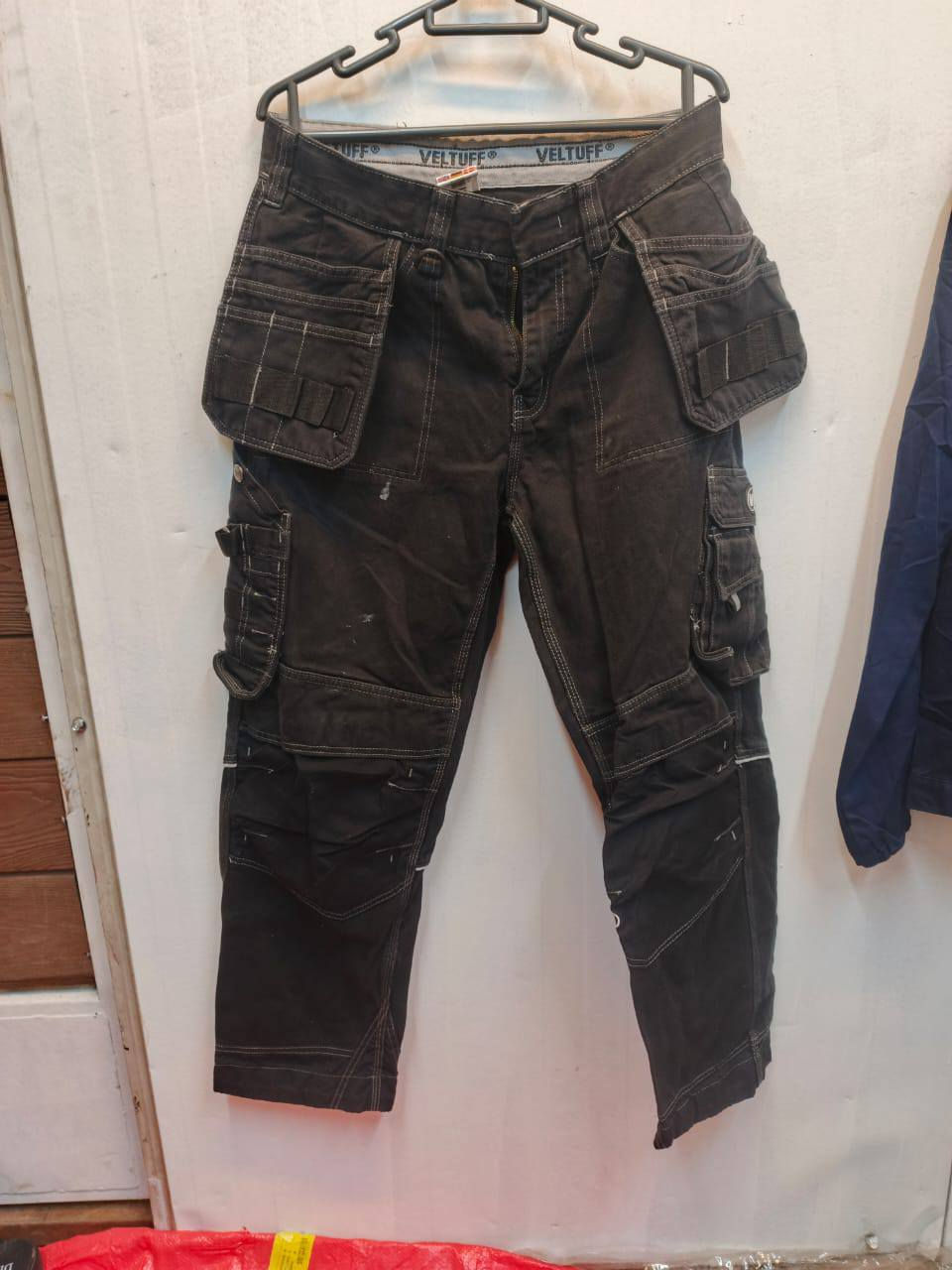 سلام عليكم متوفر بنطرون عمل اوربيه متوفر جميع قياسات 🦺 ***********
