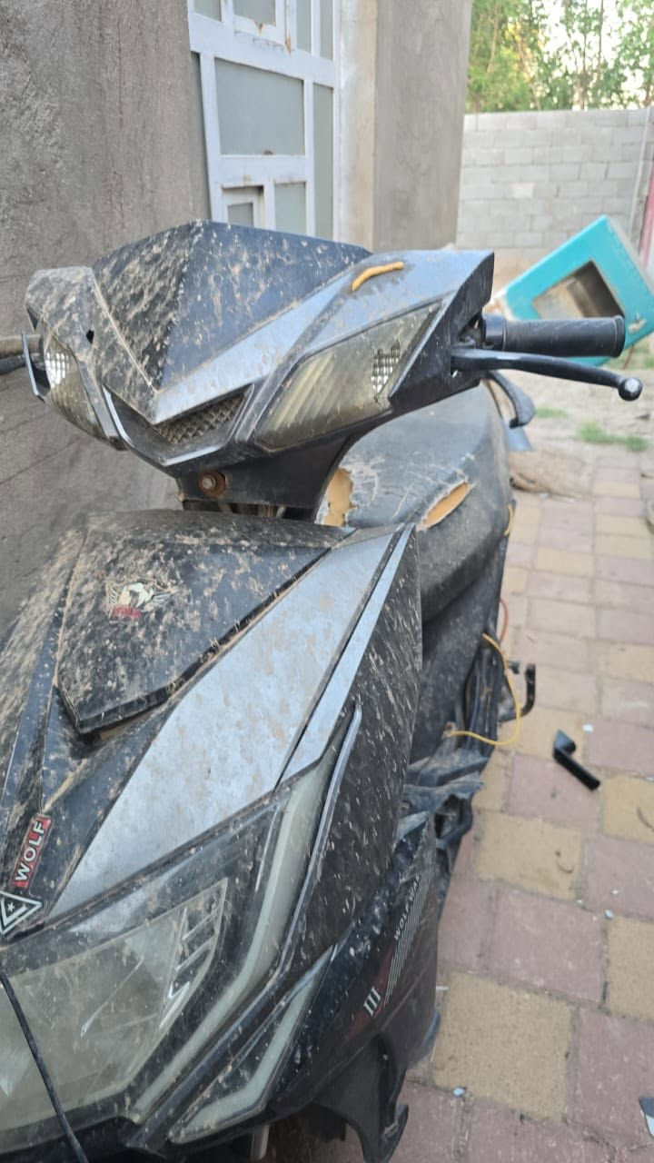 باسكل شحن للبيع 
بطاريات 6 بس ثنين مو زينات الباقيات شغلات 
يرادله تبديل تاير وجوزه 
قيم واخذ
رقمي فقط واتساب***********
