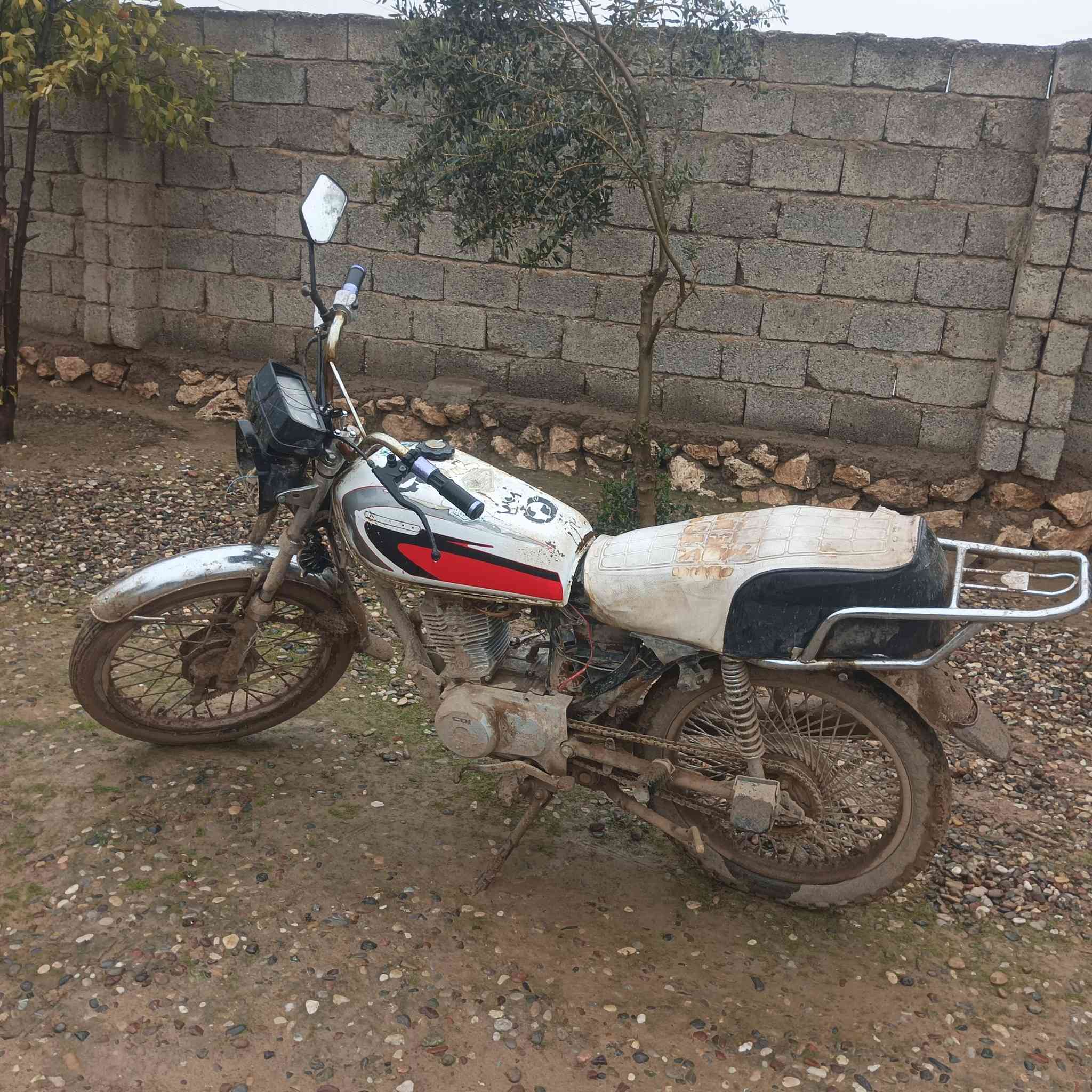 السلام عليكم الدراجه للبيع 225 ***********
