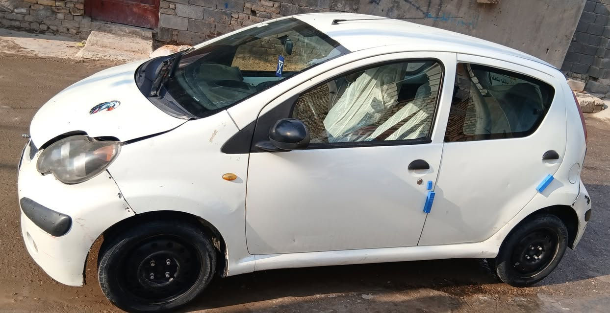 سلام عليكم.بي واي دي f0 موديل 12 سنويه منتهيه سنة 24 تحويل مباشر رقم قادسيه محرك كير كفاله صدر نضيف دواخل نضيفه كهربائيات كله شغال تايرات نص عمر .سعر 33 .مكان السياره  مدينة الصدر حي طارق .هاتف***********
