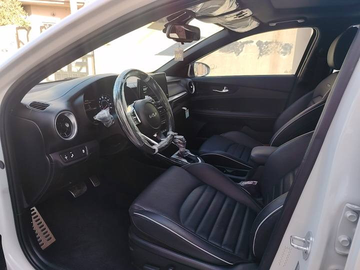 السلام عليكم
كيا فورتي gt line
موديل 2023
فول مواصفات أعلى فئة 1/1
محرك 2000 دوش
بصمة
سلايت
كشنات جلد حار بارد
السيارة كلين بدون صبغ فقط الدعامية الأمامية ومبدلة
 اصلي
صورر الضرر مرفقة بالمنشور
ممشي السيارة 31
مرقمة السيارة اربيل
مكان السيارة/موصل
 تفاصيل والسعر ع رقم الهاتف واتساب ***********
