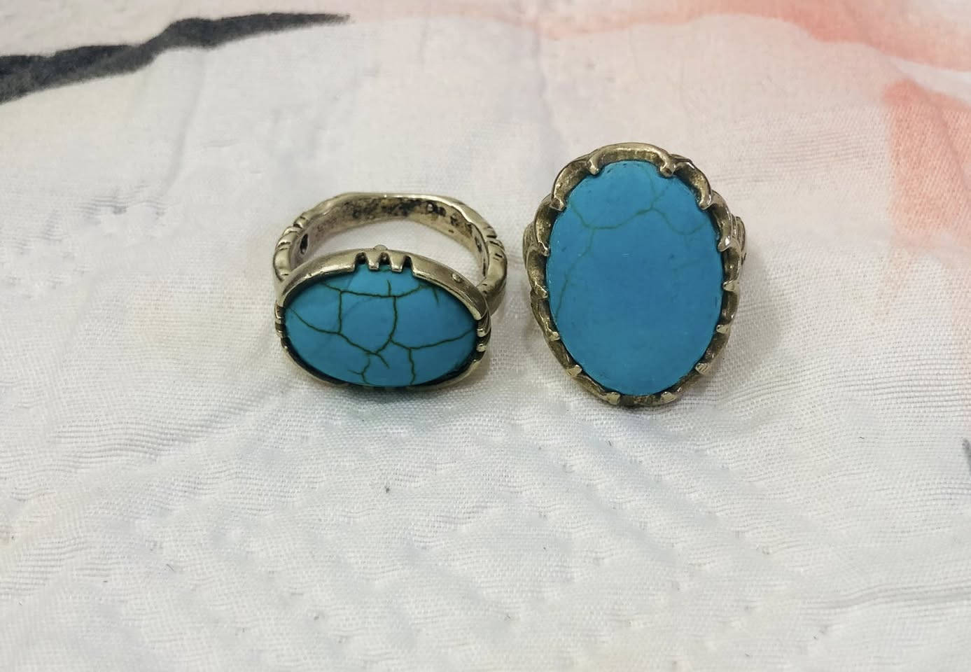 متاح محابس فيروزي وعقيق مكان بغداد الدوره ***********
