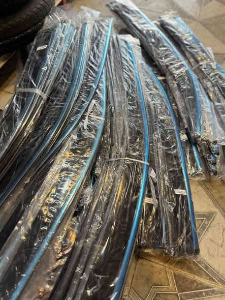 شەمسی شاهانە عدد زۆر بەردەستە جملە و مفرد
قاڵب بیلادیە ✅ 
تۆخەکەی بازاڕ نیە ئاگاداربن❌
نیکڵی پێوەیە - کوالێتی زۆر باشی هەیە و وەک و بیلادی دەرئەچێت 
ئێستا لە پێشانگای شکار بە جملە و مفرد بەردەستە و گەیاندن هەیە بۆ هەموو کوردستان 🎁🚕

نرخی مفرد ٢٧ هەزار 

*********** - ***********
