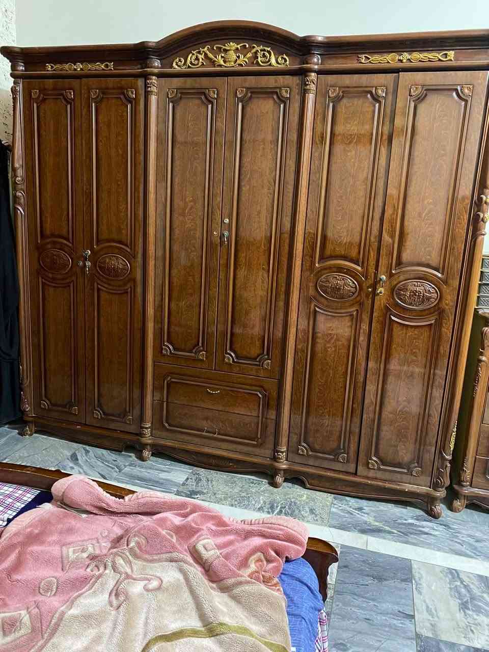 سلام عليكم غراض للبيع تواصل ع الرقم ***********
