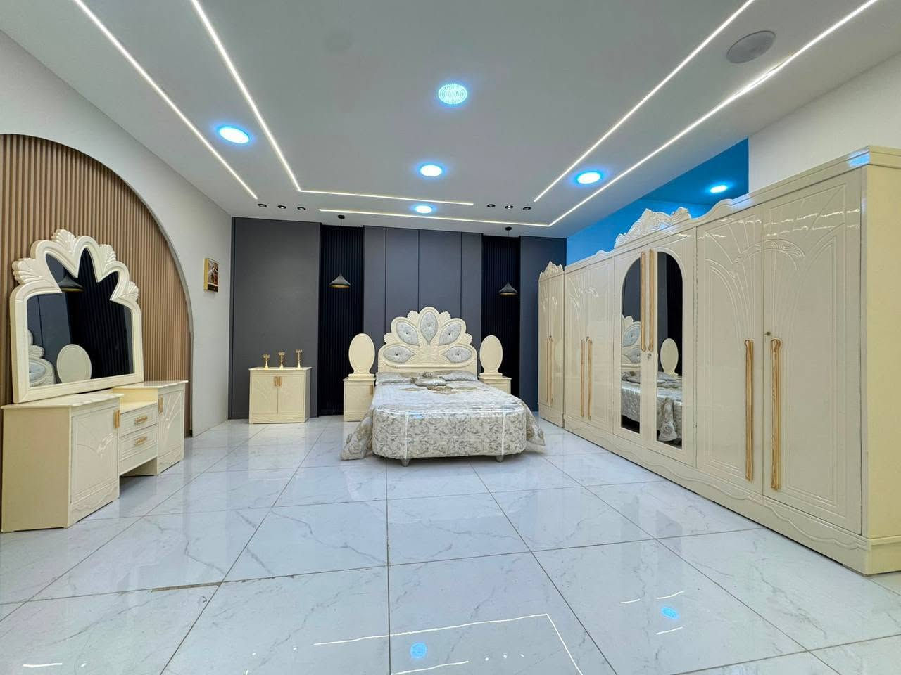 💎شركه الوسيم 💎♦️3♦️
حصرياً الموديلات الجديدة والمميزة

غرف نجاره قتصاديه 🛌

متكونه من 9 قطع مميزه 

الكنتور ارتفاع 240 طول 320 

مع الزاويه مجموع الطول 4 امتار 

السمك الخارجي للغرفه 5 ملم انديف

والسمك الداخلي 3 ملم معاكس ابيض

💎للحجز واتساب ***********💎
 #غرف #نجارة #اثاث #توصيل
