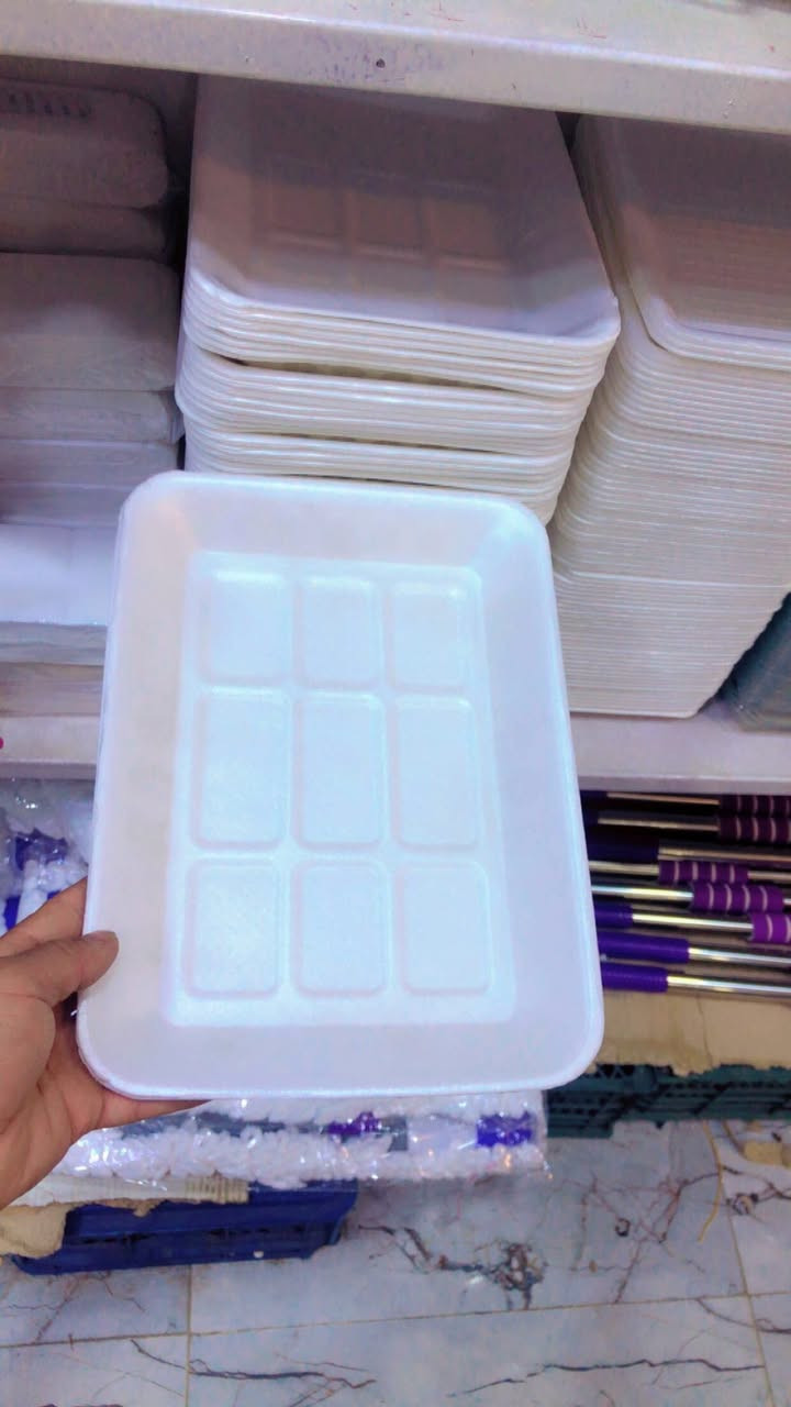 #مجمع_بيت_الاسرة_تم_وصول_بضاعه. 
#تخفيضات_ناااااااار .    
 
# تحطيم_بعالم_الأسعار ‏ 
العنوان -رمادي  -شارع عشرين فرع مقابيل  حلويات العيد رقم هاتف ***********  
الاسعار داخل كل صور يوجد خدمه توصيل
