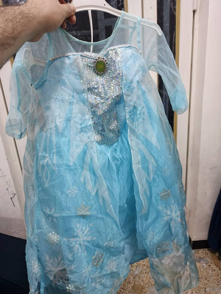 ازيا تنكرية ٣٥٠٠ ثلاثة ونص 
***********
