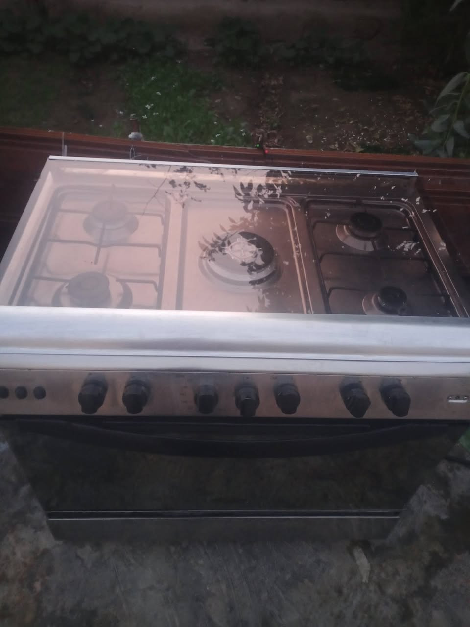 سلام عليكم 
للبيع طباخ  شغال على فصح
للتواصل فقط على رقم الهاتف
***********
