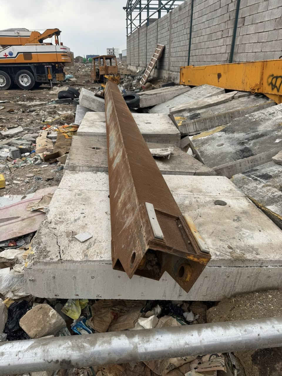 سلايت كرين تادانو 20طن 3قطع موديل 82 
***********
للبيع موجود بلبصره
