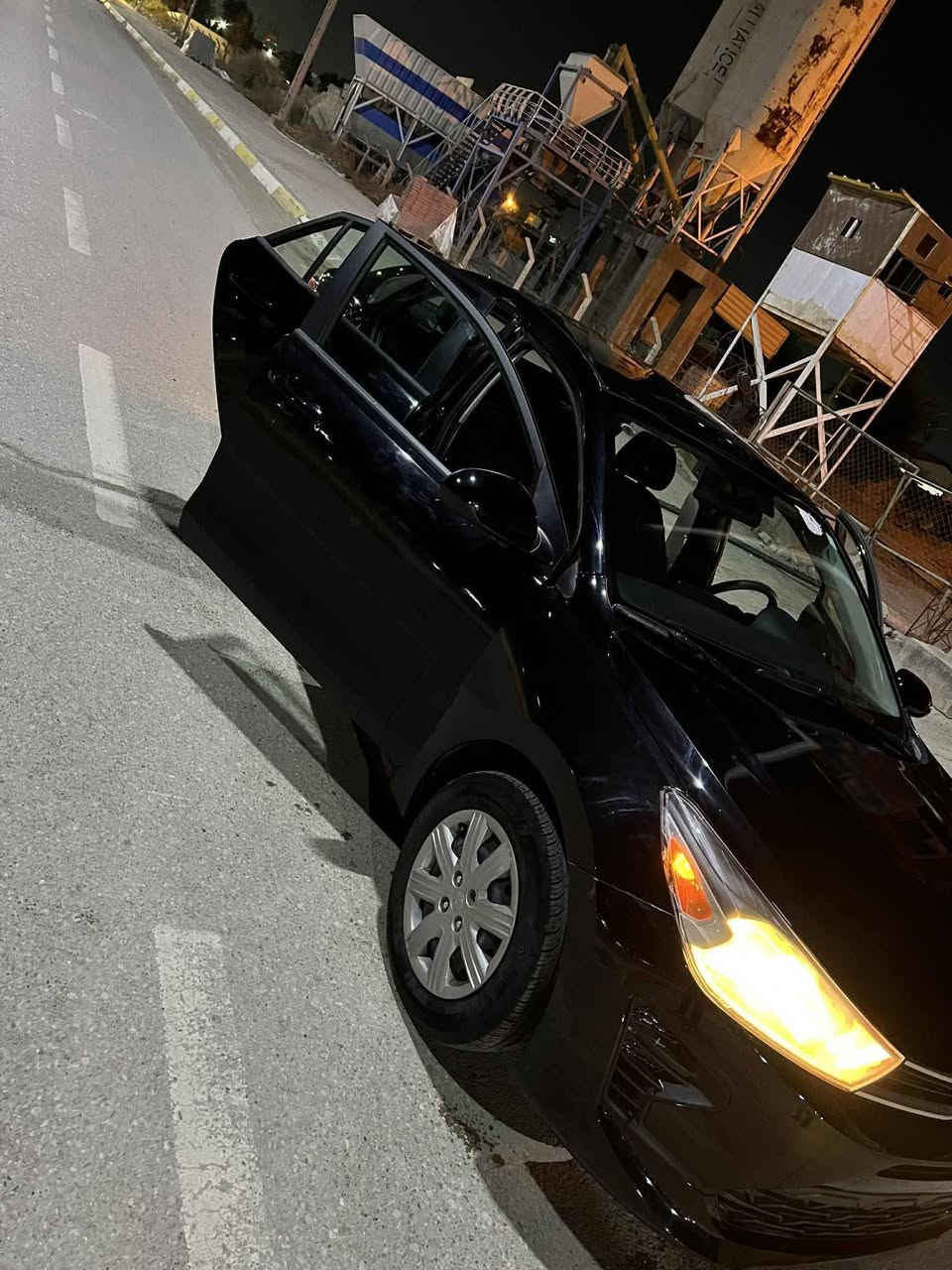 ريو 23 امريكي ممرقمه بيه قطعة وحده والباقي بارد محرك دوش 1600 والكير 6 نمره بدون ايرباك كله سليمه مكان السياره بعقوبة التحرير  السعر 80 //***********
