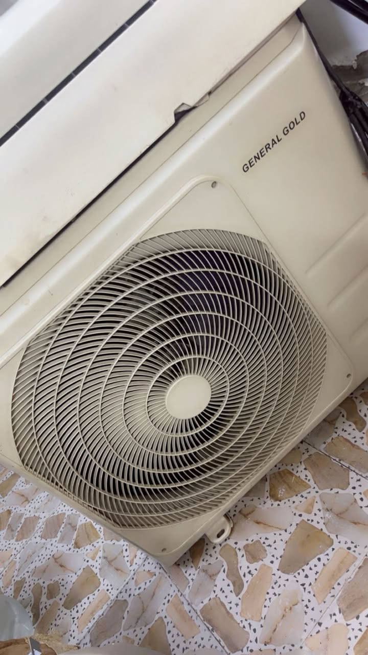 السلام عليكم اخوان سبلت للبيع ثنين طن السبلت بعده جديد مستعمل قليل نظافه 90/100 كامل مكمل غاز مفول وعل فحص تبريده ثلج ☃️❄️🧊 تدفئه نار 🔥🐦‍🔥❤️‍🔥 السبلت راديتراته بعدهن صفر السبلت مغسول وجاهز بس شد مع كامل ملحقاته بواري جديد بل كارتون وايرات قاعده ريمونت السبلت بلادي مكفول من فتحت البرغي 
السبلت تاخذه من باب بيتي وبي ضمان
السعر : 375 وبي مجال كلش بسيط 
للاتصال : ***********
الموقع : بغداد شارع فلسطين
