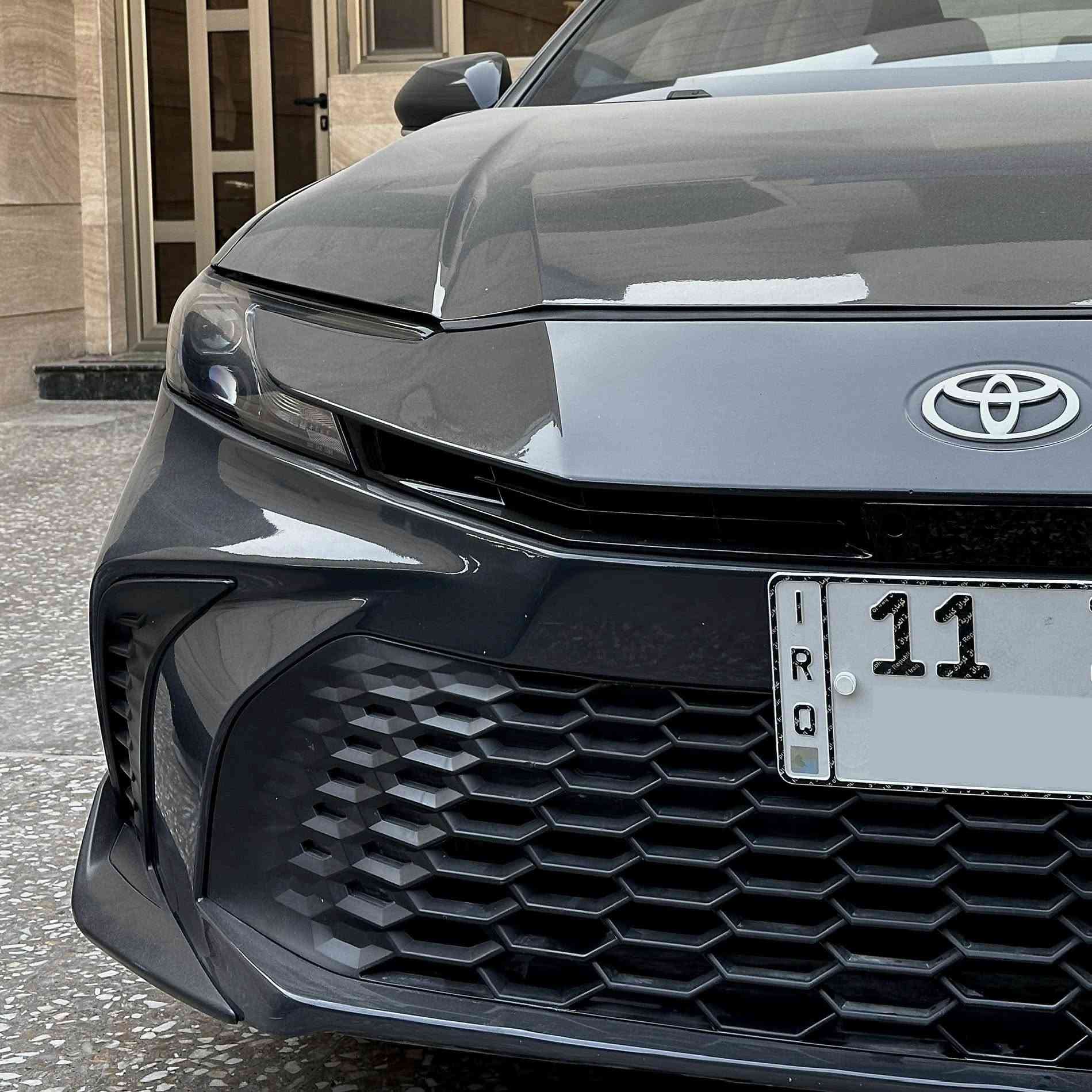 السلام عليكم
تيوتا كامري SE 2025 وارد امريكي 
محرك 2500 هايبرد ماشية 7000 KM
رقم بغداد بأسمي تحويل مباشر وهزة جديدة
السيارة كفالة من الضربة والصبغ بيها بس دعامية شبرين صبغ
المواصفات:
3 وضعيات قيادة (ايكو، نورمال، سبورت)
اوتو هولد
مود EV
سايد بريك بصمة 
شحن وايرلس
تبريد مناخين
تبريد قطعتين 
لايت اتو
مقاعد كهرباء
جلد رياضي
السعر 235 ورقة وقابل للتفوض
العنوان: بغداد، الدورة، ابو طيارة
حمزة: ***********
